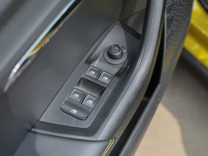 2020Ŀ GT TSI230 DSGŞ {܇ƅ^(q)	