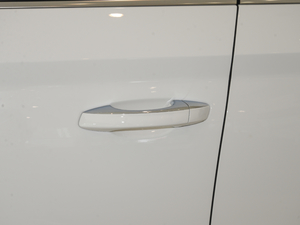 2020款1.5L 手动舒适版 主驾门拉手