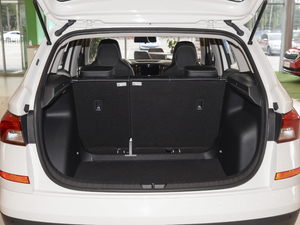 2020款1.5L 手动舒适版 行李厢空间