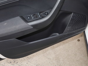 20201.5L Ԅ(dng)(bio)(zhn) ǰT(mn)(ch)g