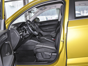 2020款改款 GT TSI230 DSG舒适版 前排空间