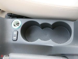 2009款1.6L 手动逸仕版 空间座椅