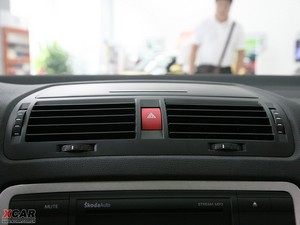 2009款1.6L 手动逸致版 中控区