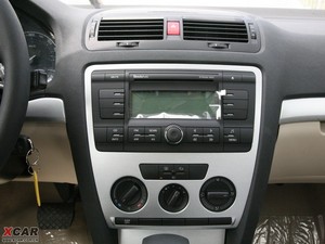 2009款1.6L 自动逸致版 中控台