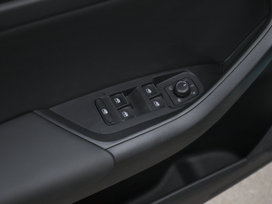 2020TSI330 5(q)A(yu) {܇ƅ^(q)	