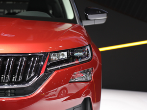 2021TSI380 (q)Ş (x)(ji)^