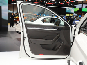 2021TSI380 DSGŞ {λ܇T