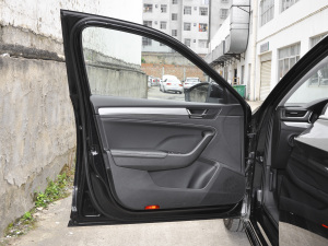 2021TSI330 DSGm {λ܇T