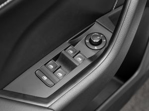 2021TSI330 DSGA {܇ƅ^	