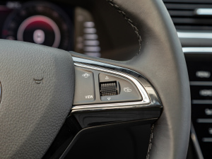 2021TSI330 DSGA п؅^