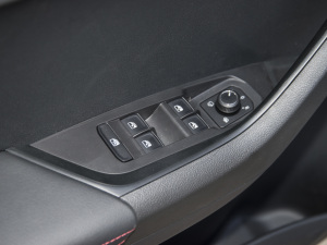 2022TSI280  {܇ƅ^(q)	