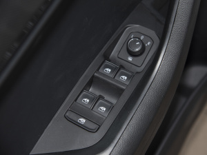 2022TSI280  {܇ƅ^(q)	