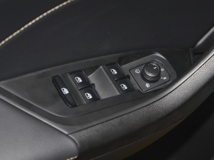 2022TSI330 7(q) {܇ƅ^(q)	