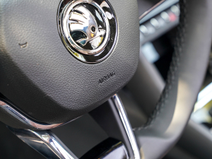 2022TSI380 7Ş п؅^