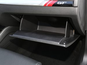 2022款GT 1.5L 自动臻享版 手套箱