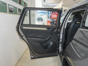 2023Ŀ TSI330 7(q) ܇T