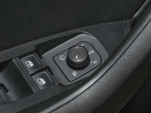 2023Ŀ TSI330 7(q) п؅^(q)