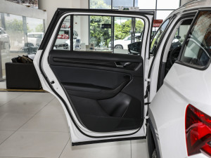 2023Ŀ TSI330 5(q)(sh) ܇T