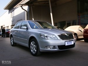 2010款2.0L 自动逸俊版 整体外观