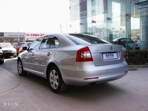 2010款2.0L 自动逸俊版 整体外观