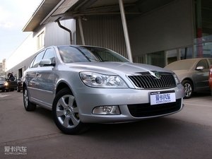 2010款2.0L 自动逸俊版 整体外观