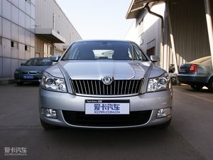 2010款2.0L 自动逸俊版 整体外观