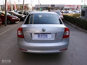 2010款2.0L 自动逸俊版 整体外观