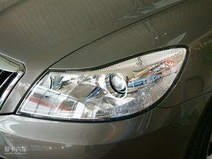 2010款2.0L 手动逸俊版 细节外观