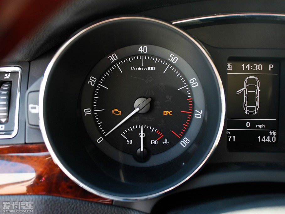 2010J 1.4T DSG(yu)Ű