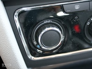 2010款1.4T DSG智雅版 中控区