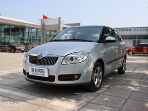 2011款1.6L 自动晶灵版 整体外观