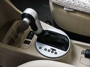 2011款1.4L 自动晶灵版 换挡杆