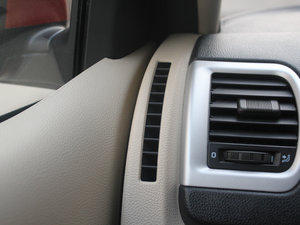 2011款1.4L 自动晶灵版 中控区