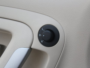 2011款1.4L 自动晶灵版 中控区