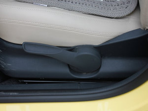 2011款1.6L 自动晶享版 主驾驶座椅调节