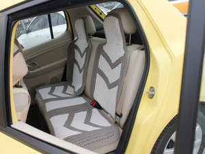 2011款1.6L 自动晶享版 后排座椅