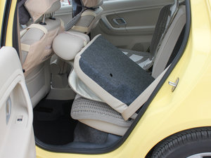 2011款1.6L 自动晶享版 后排座椅放倒