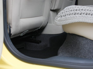 2011款1.6L 自动晶享版 空间座椅