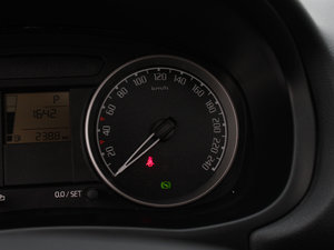 2011款1.6L 自动晶享版 中控区
