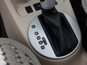 2011款1.6L 自动晶享版 中控区