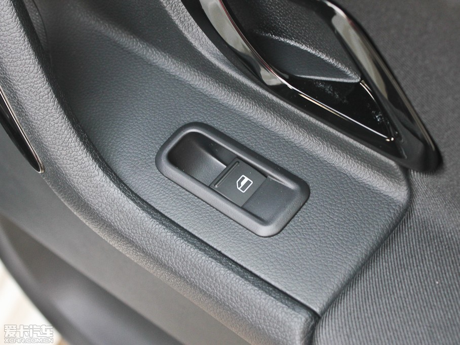 2012��J Sport 1.6L�ԄӰ�