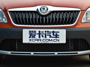 2012款1.6L 中网