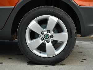 2012款1.6L 轮圈