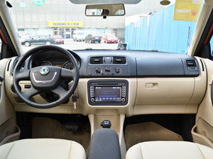 2012款1.6L 内饰全景