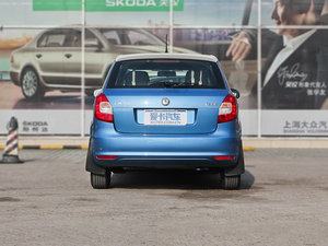 2012款1.4L 自动晶灵版 正后	