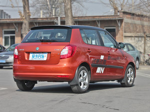 2012款1.6L 自动酷黑版 整体外观