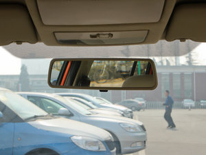 2012款1.4L 自动晶灵版 空间座椅