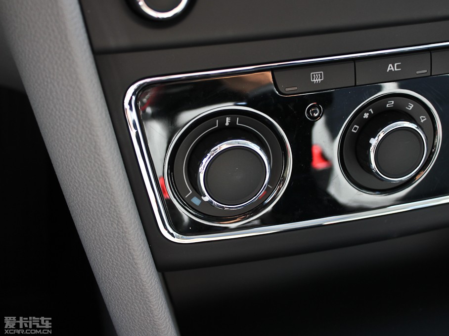 2012����J 1.8TSI �ԄӃ��Ű�