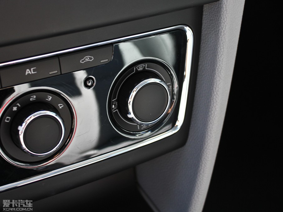 2012����J 1.8TSI �ԄӃ�(y��u)�Ű�