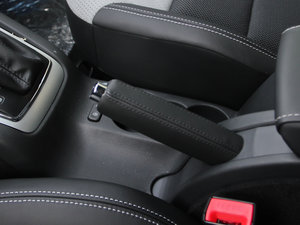 2010款2.0T 中控区